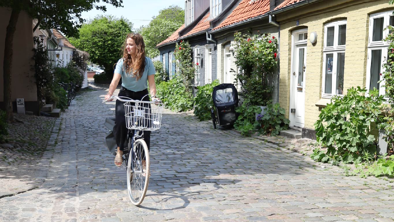 Biking Safety 101: Five Essential Tips for a Safe and Enjoyable Ride